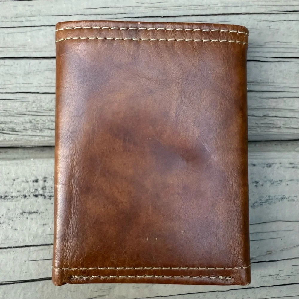 Dockers RFID Security Blocking Trifold Wallet for men in brown